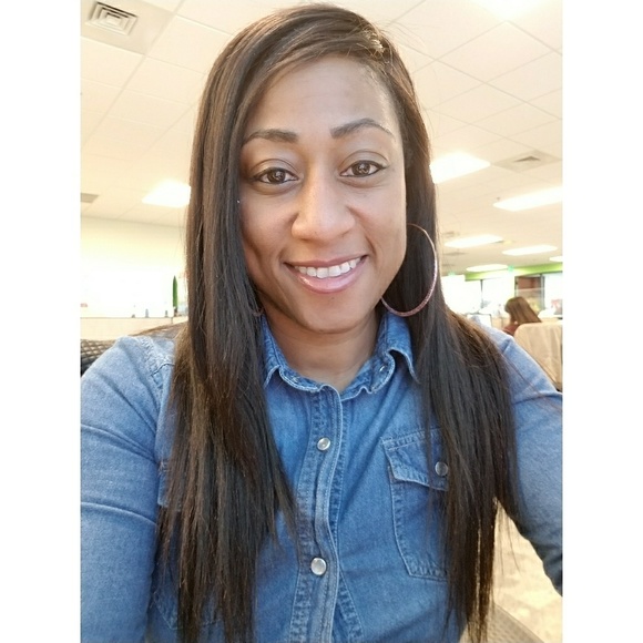 Meet your Posher, April - Picture 1 of 1